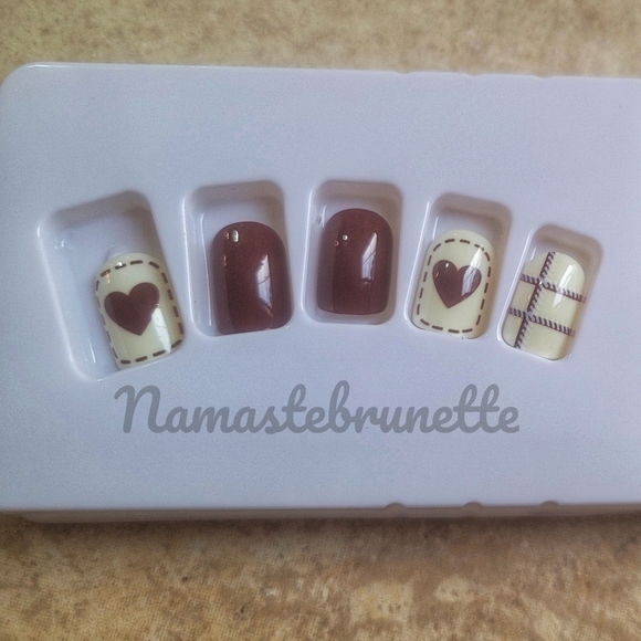 2/$16 Square Heart Press On Nails - Picture 17 of 17